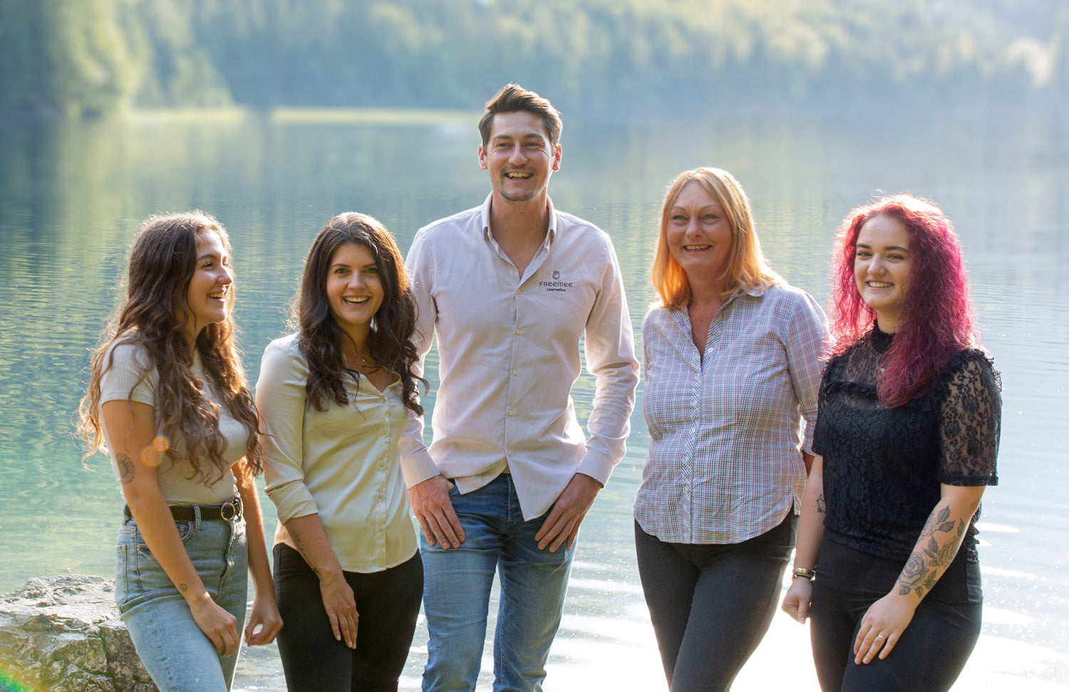 freemee Teamfoto: Miriam, Hannah, Patrick, Jutta und Simona