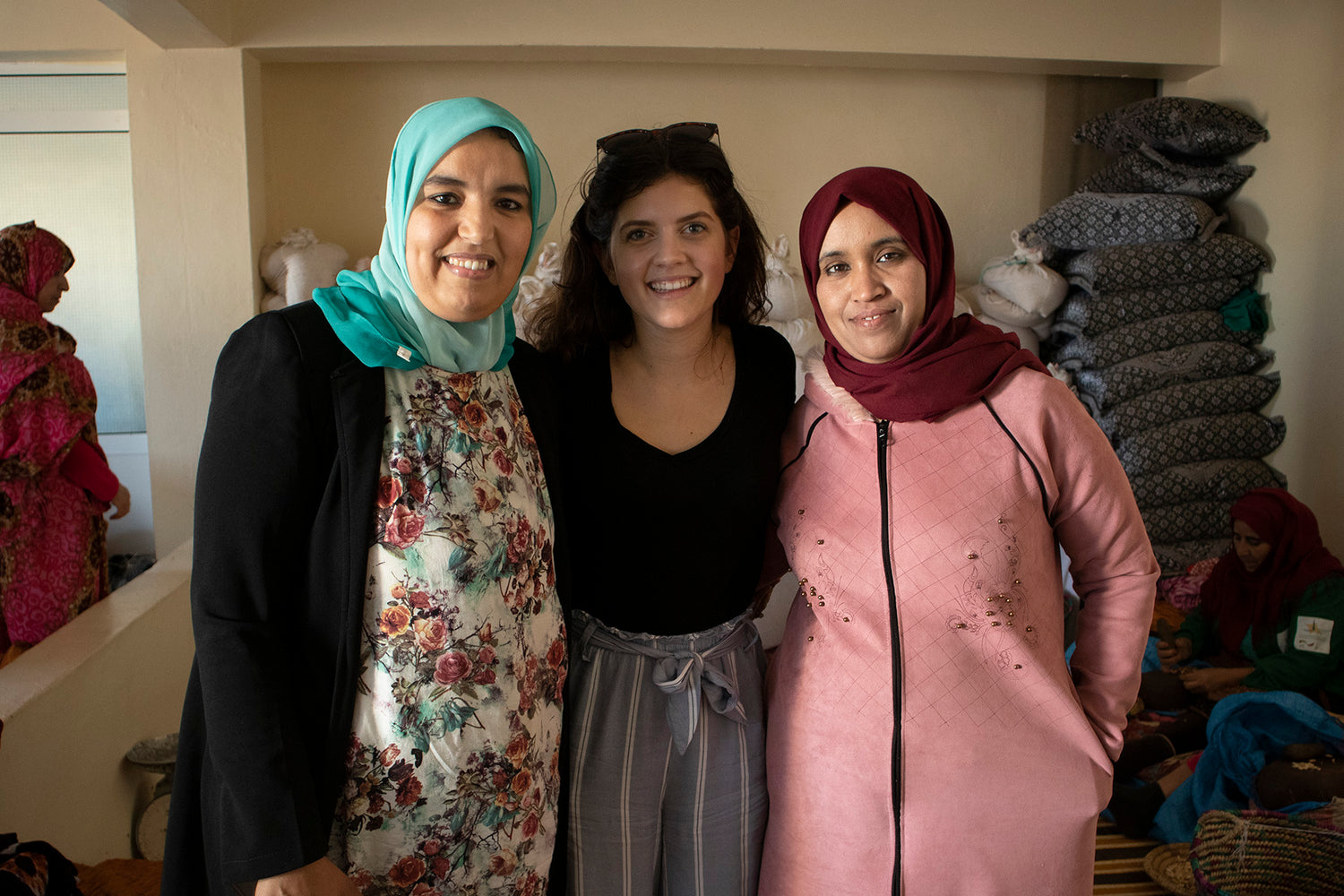 Hannah mit Frauen der Kooperative aus Marokko